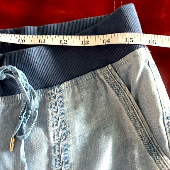 WHBM,The Tapered Ankle,Sinfully Soft Soft Pants, Excellent Condition, 8 - Picture 10 of 10